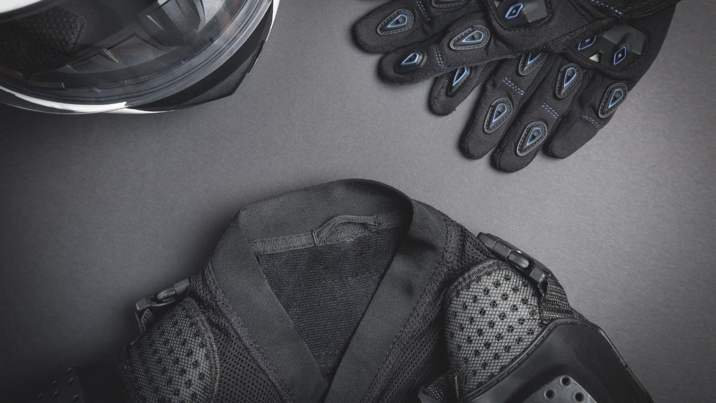 Les Accessoires Moto Incontournables pour 2024 : Confort, Sécurité et Performance
